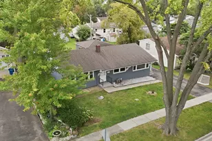 383 Tee Ln, Carpentersville, IL 60110 - Photo 27
