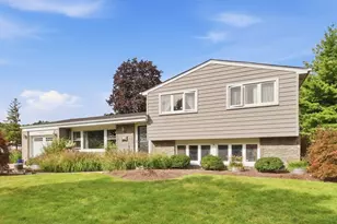 1006 W Frontenac Dr, Arlington Heights, IL 60004 - Photo 1
