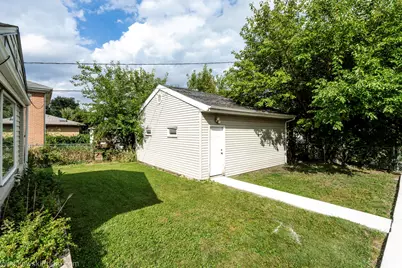 7261 N East Prairie Road, Lincolnwood, IL 60712 - Photo 37