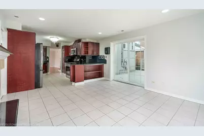 7261 N East Prairie Road, Lincolnwood, IL 60712 - Photo 7