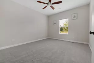 4019 Chinaberry Ln, Naperville, IL 60564 - Photo 19