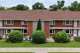 1105 Holiday Ln, Des Plaines, IL 60016 - Photo 1