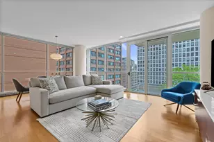 250 E Pearson St, Chicago, IL 60611 - Photo 3