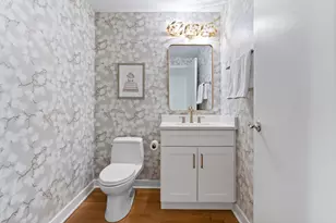 250 E Pearson St, Chicago, IL 60611 - Photo 13