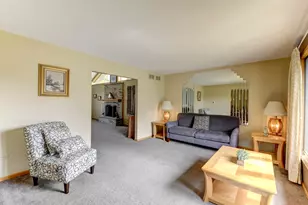 8600 Henke Dr, Tinley Park, IL 60487 - Photo 5