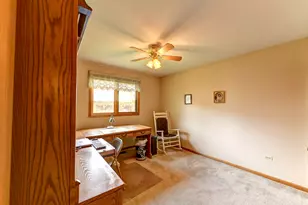 8600 Henke Dr, Tinley Park, IL 60487 - Photo 25