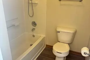 593 W Kristina Ln, Round Lake, IL 60073 - Photo 7