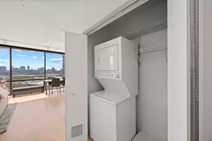 860 W Blackhawk St, Chicago, IL 60642 - Photo 17