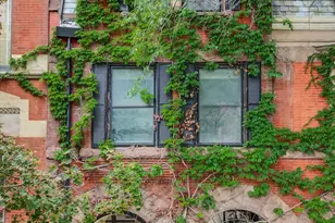 1034 N La Salle Dr, Chicago, IL 60610 - Photo 1