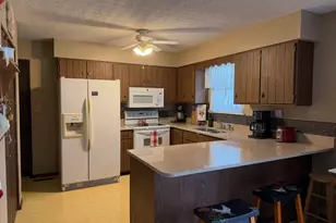 374 Northwood Ln, Salem, IL 62881 - Photo 7