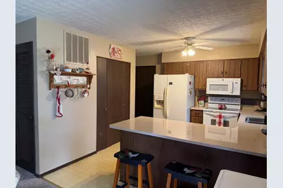 374 Northwood Lane, Salem, IL 62881 - Photo 5
