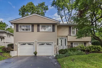 312 W Goebel Drive, Lombard, IL 60148 - Photo 1