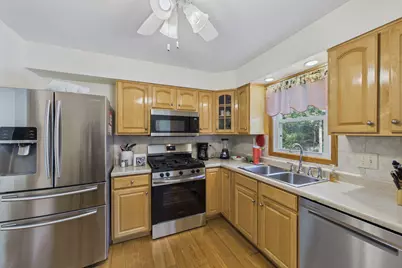 312 W Goebel Drive, Lombard, IL 60148 - Photo 7