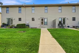 1706 Glenbridge Rd, Bloomington, IL 61704 - Photo 5