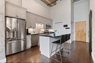 758 N Larrabee St, Chicago, IL 60654 - Photo 9