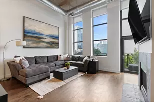 758 N Larrabee St, Chicago, IL 60654 - Photo 3