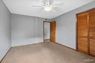 450 W Downer Pl, Aurora, IL 60506 - Photo 9