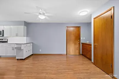 450 W Downer Place #2A, Aurora, IL 60506 - Photo 5