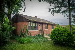 8919 W 95th St, Palos Hills, IL 60465 - Photo 1