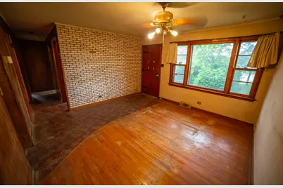 8919 W 95th Street, Palos Hills, IL 60465 - Photo 3