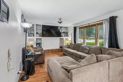 1348 Loch Lomond Drive, Crystal Lake, IL 60014 - Photo 9