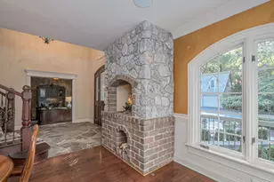 38W301 Burr Rd Ln, Saint Charles, IL 60175 - Photo 5