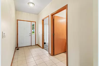 2276 Ashbrook Lane, Grayslake, IL 60030 - Photo 7