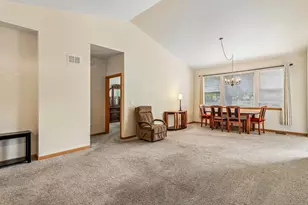 2276 Ashbrook Ln, Grayslake, IL 60030 - Photo 9