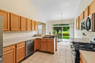 2276 Ashbrook Ln, Grayslake, IL 60030 - Photo 13