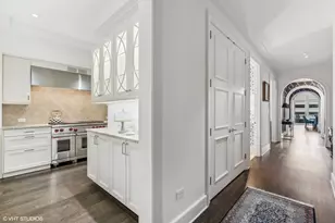 118 E Erie St, Chicago, IL 60611 - Photo 15