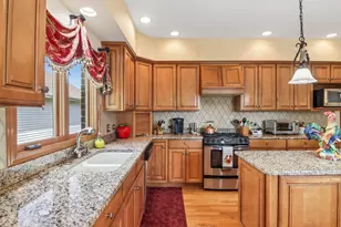 408 Sudbury Cir, Oswego, IL 60543 - Photo 13