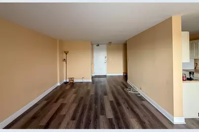 7141 N Kedzie Avenue #912, Chicago, IL 60645 - Photo 3