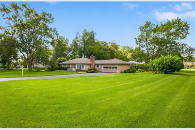 207 Tully Place, Prospect Heights, IL 60070 - Photo 1