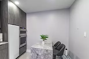 8210 Elmwood St, Skokie, IL 60077 - Photo 9