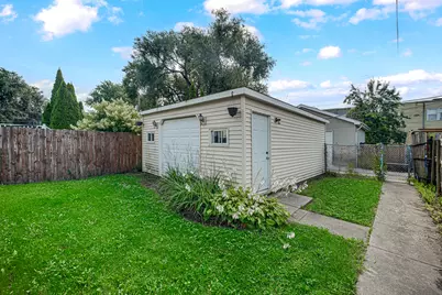 4835 W Haddon Avenue, Chicago, IL 60651 - Photo 17