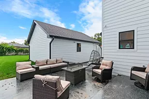 9859 S 81st Ave, Palos Hills, IL 60465 - Photo 5