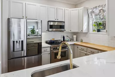 1400 W Byron Street #2E, Chicago, IL 60613 - Photo 9