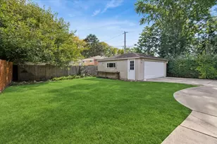 9427 Merrill Ave, Morton Grove, IL 60053 - Photo 19