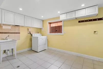 9427 Merrill Avenue, Morton Grove, IL 60053 - Photo 17