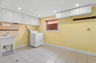 9427 Merrill Ave, Morton Grove, IL 60053 - Photo 17