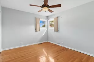 9427 Merrill Ave, Morton Grove, IL 60053 - Photo 13