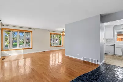 9427 Merrill Avenue, Morton Grove, IL 60053 - Photo 3