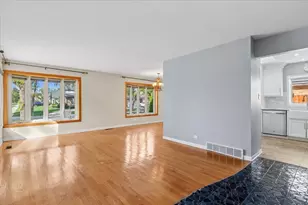 9427 Merrill Ave, Morton Grove, IL 60053 - Photo 3