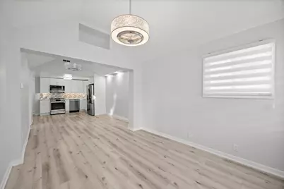 6130 S Narragansett Avenue, Chicago, IL 60638 - Photo 3