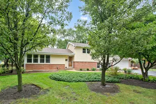 200 W Council Trail, Mount Prospect, IL 60056 - Photo 1