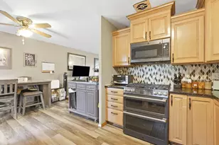 909 Cypress Ln, Joliet, IL 60435 - Photo 7