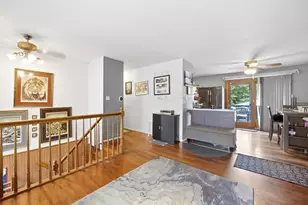 909 Cypress Ln, Joliet, IL 60435 - Photo 11