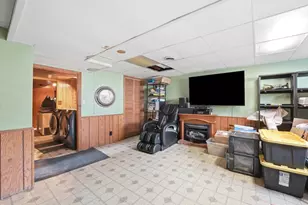 909 Cypress Ln, Joliet, IL 60435 - Photo 19
