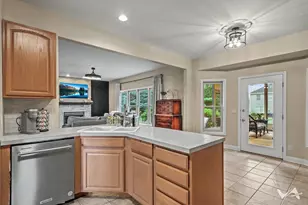 39W700 Green Pl, Geneva, IL 60134 - Photo 7