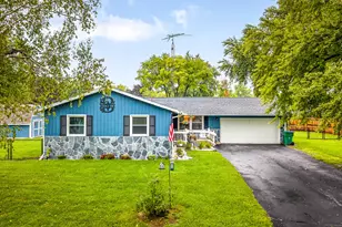5349 Lawrence Dr, Kirkland, IL 60146 - Photo 1